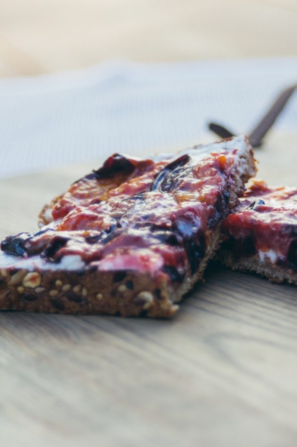 toast-plum-goat-cheese-4_web