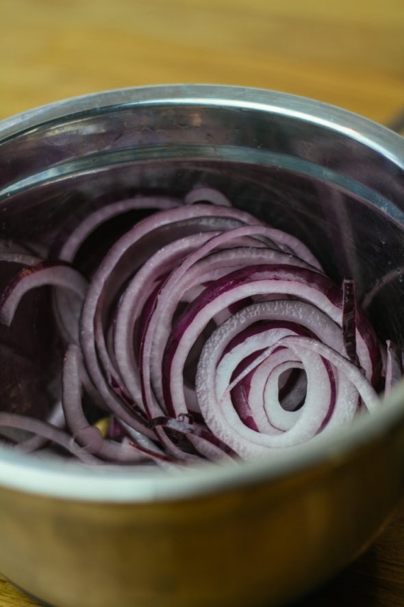 bakedchicken-with-heirloomcarrots-spicyyogurt-10_web