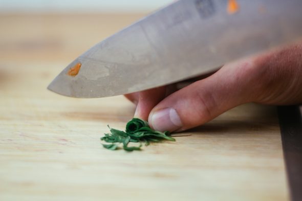 bakedchicken-with-heirloomcarrots-spicyyogurt-11_web